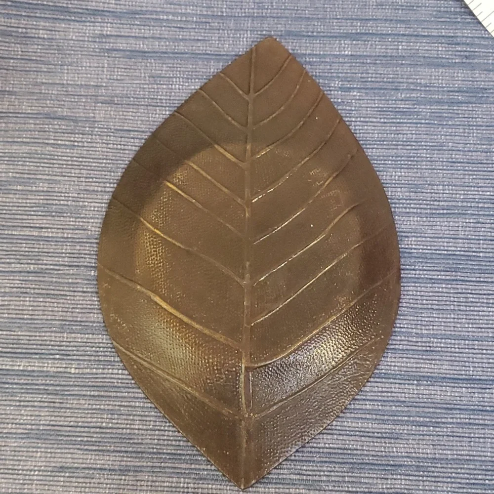 Metal Leaf Candle Holder /Tray
